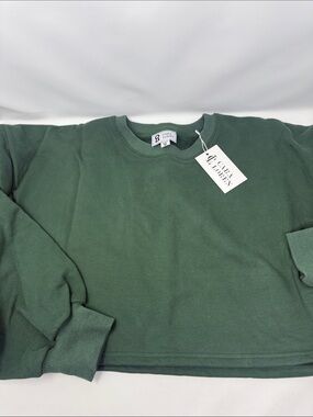 Cara Loren Dark Green Crewneck Crop Sweatshirt size M